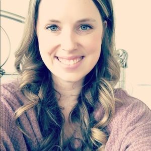 Meet your Posher, Caitlin